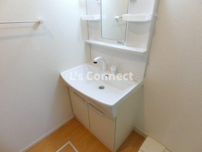 【洗面所】 | ベルフィミーモ栗原Ⅰ | 朝の支度もスムーズな独立洗面台。