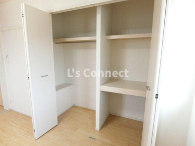 【収納】 | ベルフィミーモ栗原Ⅰ | クローゼットでお荷物もすっきり収納。