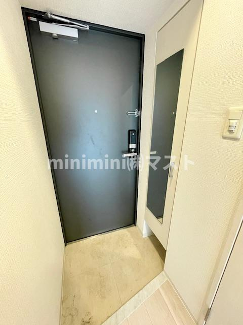 大阪市北区浮田２丁目の賃貸マンションの玄関