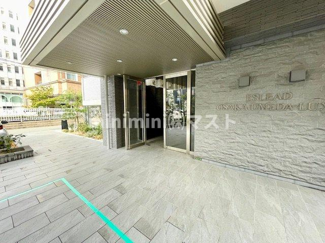 大阪市北区浮田２丁目の賃貸マンションのエントランス