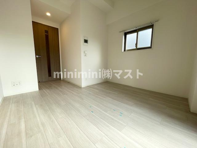 大阪市北区浮田２丁目の賃貸マンションの居間・リビング