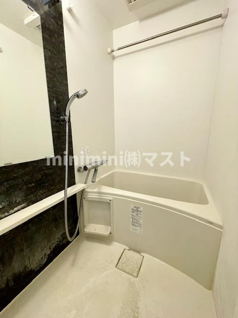 大阪市北区浮田２丁目の賃貸マンションの浴室