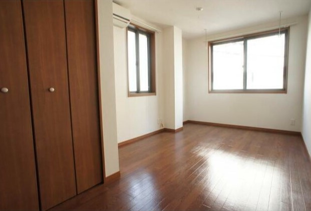 アパートメント両国緑の寝室