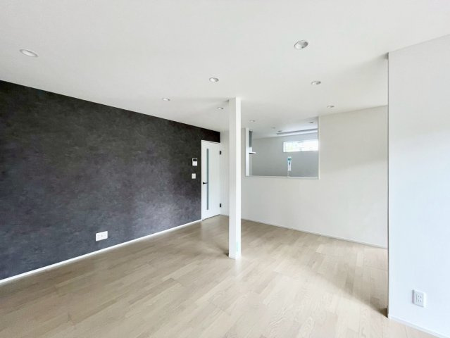 東御市県の居間・リビング|リフォーム済み物件！いつでも見学可能です♪お問合せは＜Tel 026-477-7419＞まで♪ 