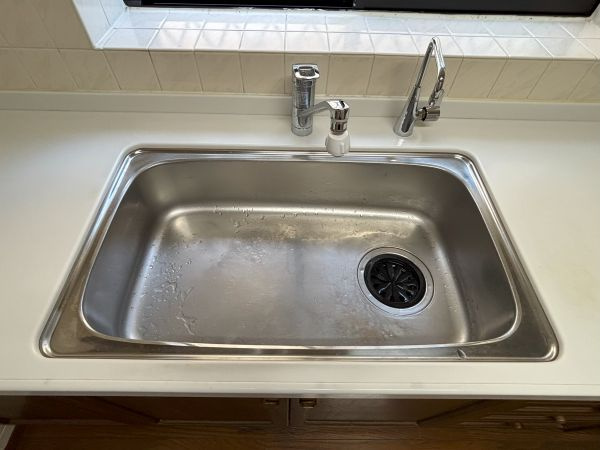 キッチンにはビルトインの浄水器が付いています。