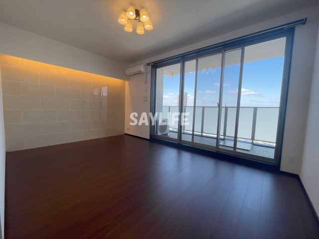 プレジオ森河内ASIANの居間・リビング