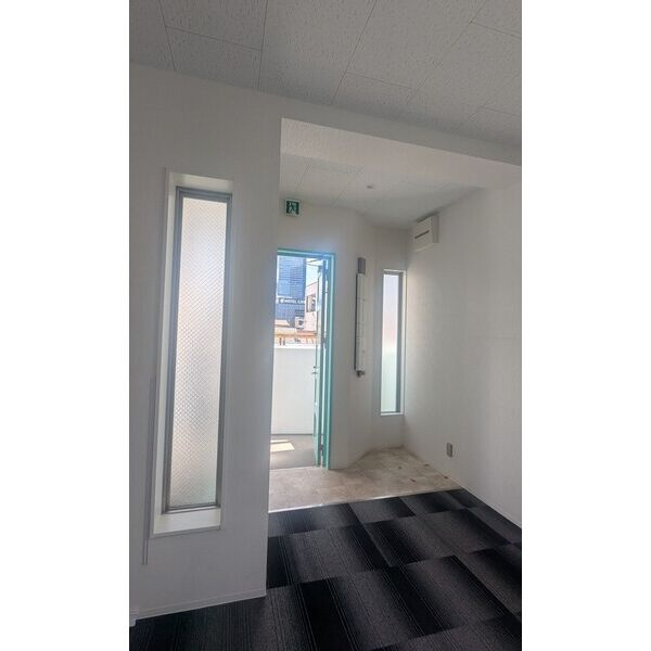 H・Y Office Bldgの内装