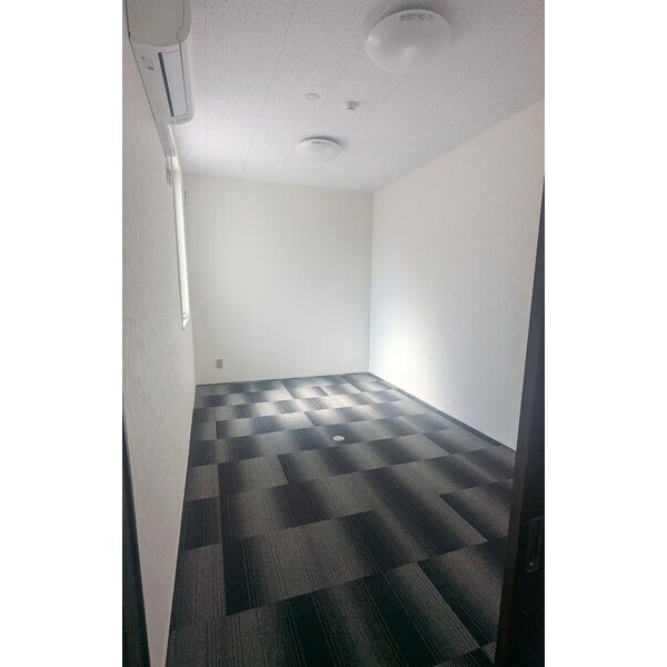 H・Y Office Bldgの内装