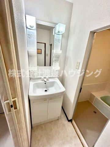 安中町８丁目テラスハウスの洗面所