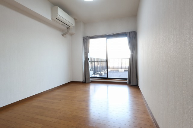 ヴェルナール松江の洋室|洋室（5.5帖）です