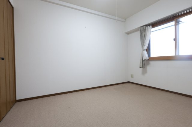 ヴェルナール松江の洋室|洋室（6.1帖）です