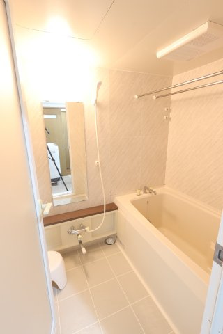 ヴェルナール松江の浴室|浴室乾燥機付きのお風呂です