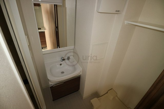 プレサンス神戸元町ミューズの独立洗面台