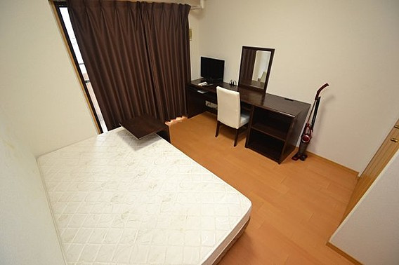 プレサンス神戸三宮の洋室