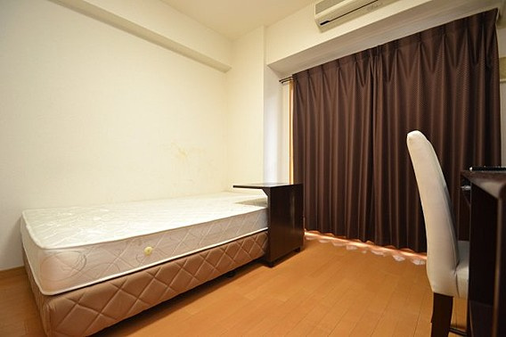 プレサンス神戸三宮の洋室