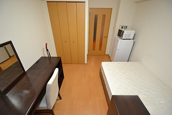 プレサンス神戸三宮の居間・リビング