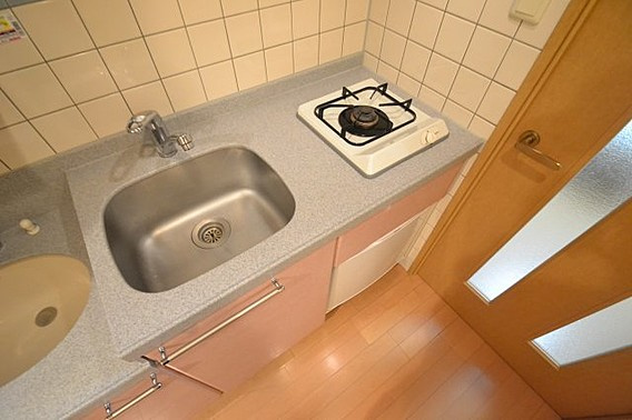 プレサンス神戸三宮のキッチン