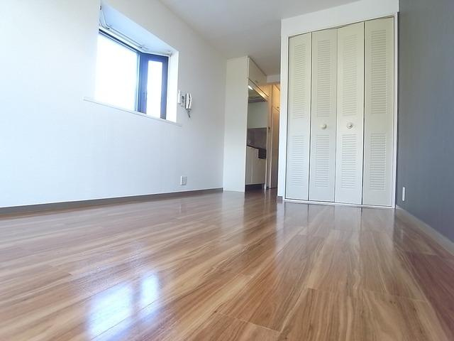 ワコーレ篠原中町の洋室