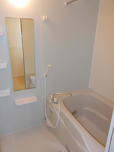 シャトー竹島・Ⅱの浴室|バス