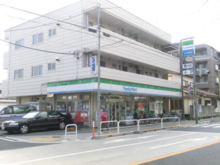 ファミリーマートまで424m