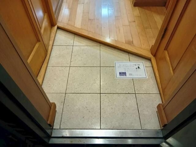 エリュシオン光和の玄関