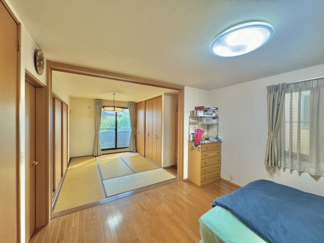 つくばみらい市小絹中古戸建の洋室