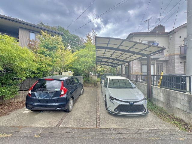 つくばみらい市小絹中古戸建の駐車場