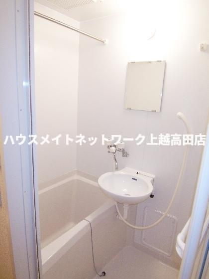 レオパレスフォンターナの浴室|浴室