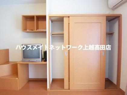 レオパレスフォンターナの内装|洋室