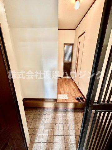 瓢箪山町一戸建の玄関