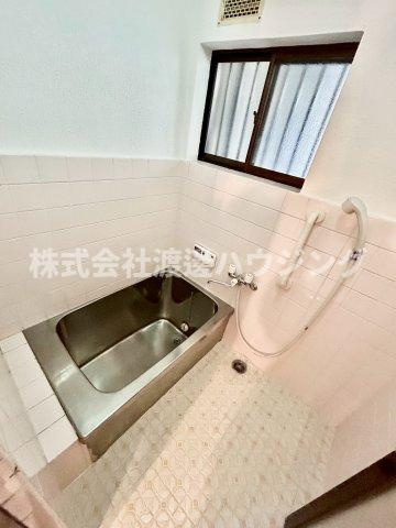 瓢箪山町一戸建の浴室