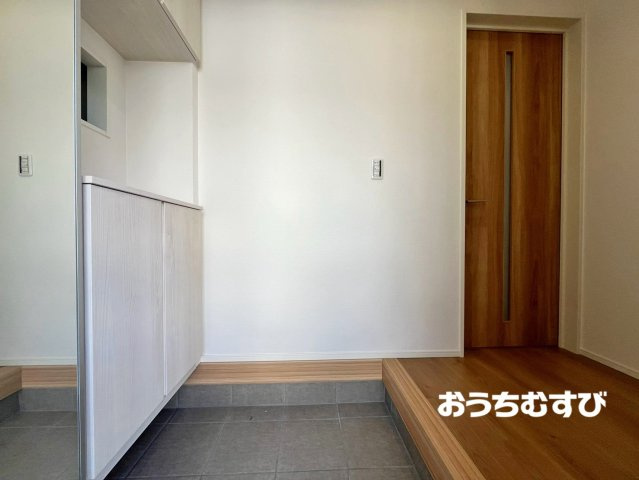 守山区守山225①(全1棟)の玄関