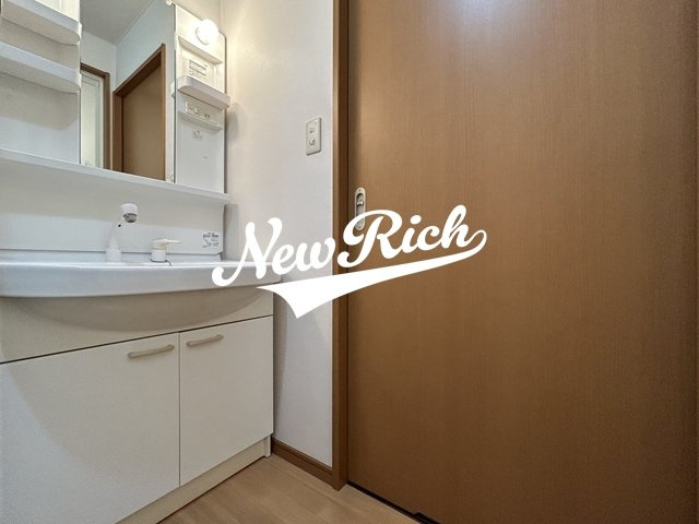 伊勢崎市赤堀今井町２丁目のアパートの独立洗面台