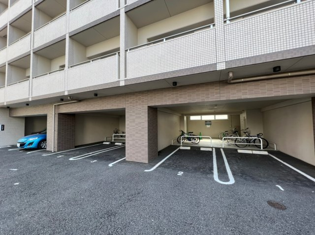 チェルトヴィータ　名古屋市賃貸　仲介手数料無料の駐車場