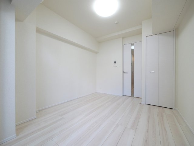 プレミアムキューブ広尾の内装|明るい色調の室内です