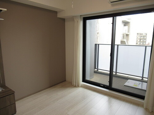 ライオンズ横濱関内レジデンスの居間・リビング|リビングダイニング