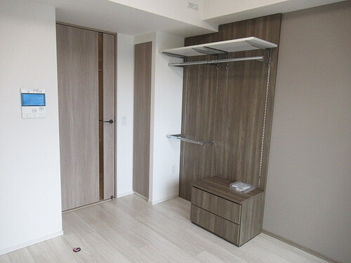 ライオンズ横濱関内レジデンスのその他|リビング（別角度）