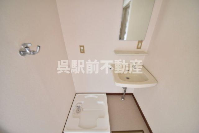 小柴クリーニングマンションの洗面所