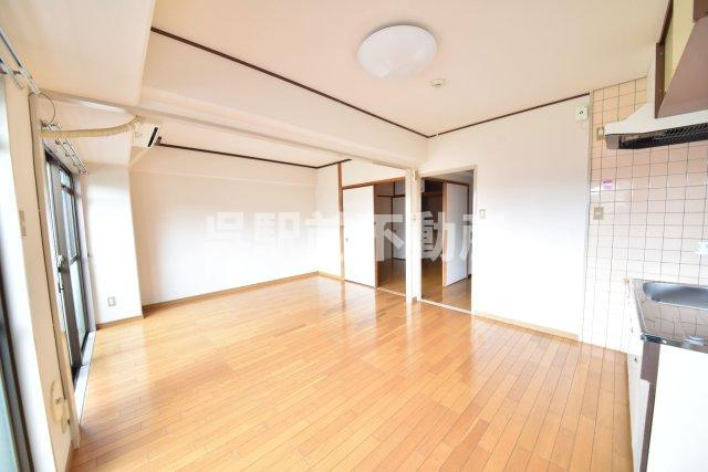 小柴クリーニングマンションの居間・リビング