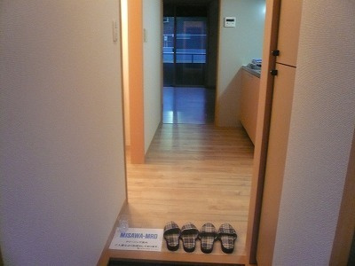 千葉市稲毛区穴川２丁目のアパートの玄関