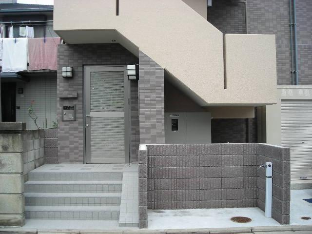 千葉市稲毛区小仲台２丁目の賃貸マンションの外観