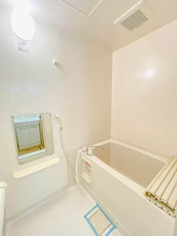 千葉市稲毛区穴川２丁目のアパートのバルコニー