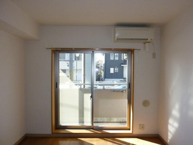 千葉市若葉区千城台北１丁目の賃貸マンションの居間・リビング