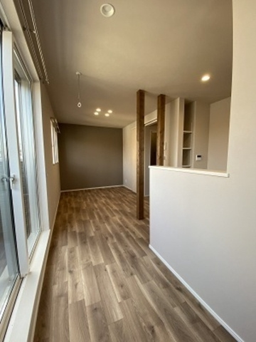 千葉市稲毛区天台５丁目のアパートの居間・リビング