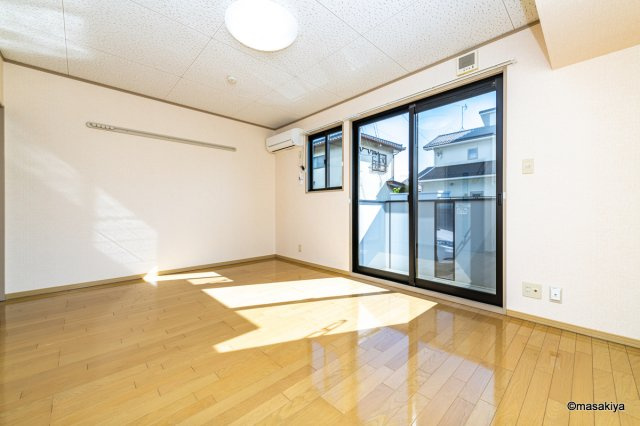 クレアールの洋室