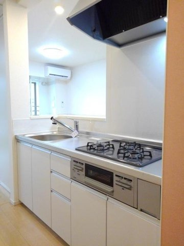 茜タニエールＡのキッチン|コンパクトなキッチンで掃除もラクラク