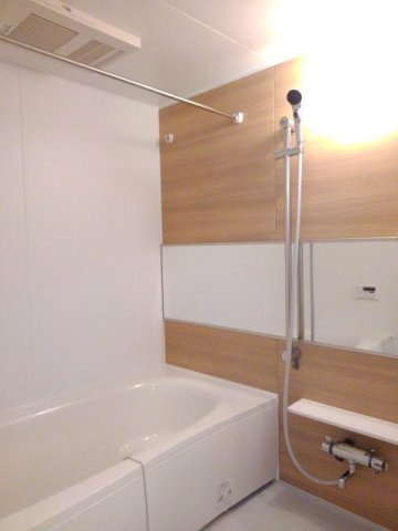 茜タニエールＡの浴室|落ち着いた空間のお風呂です