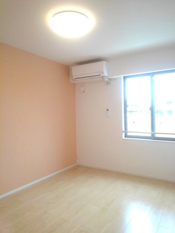 グランリーオ・Ｒ　Ⅵの内装|明るい室内です