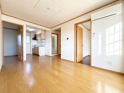 【居間・リビング】 | ブリッサ日高Ⅱ