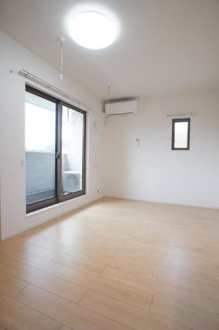 サニーガーデンⅥの居間・リビング